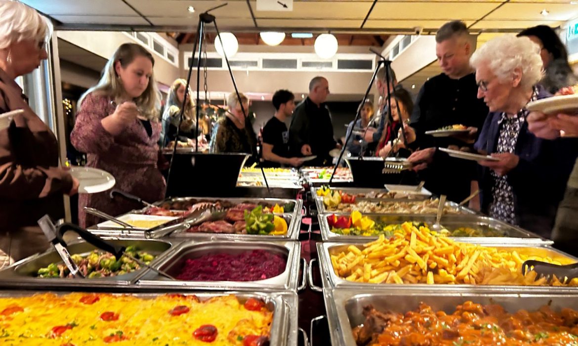 Wilt u nog uit met de kerst? Familie kerstbuffet met leuke activiteiten Kerstbuffet op 1e of 2e Kerstdag in Dieren