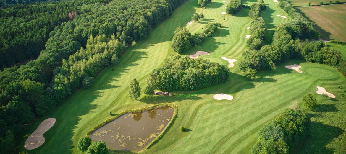 Golfen in de Eifel en overnachten in een sfeervol hotel!