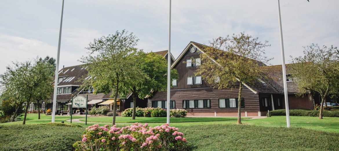 Golfen bij het Veluwemeer in Flevoland Golfen bij het Veluwemeer in Flevoland