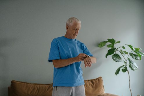 Een gerust hart: het alarmhorloge voor ouderen alarmhorloge